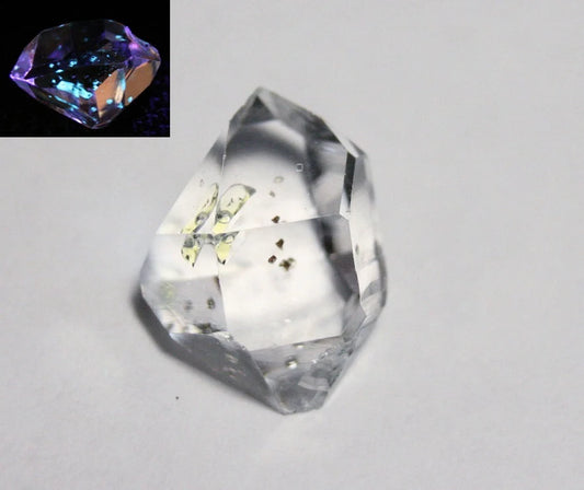 Fluorescent Petroleum Enhydro Oil Diamond Quartz Crystal 4ct AAA 12x9mm