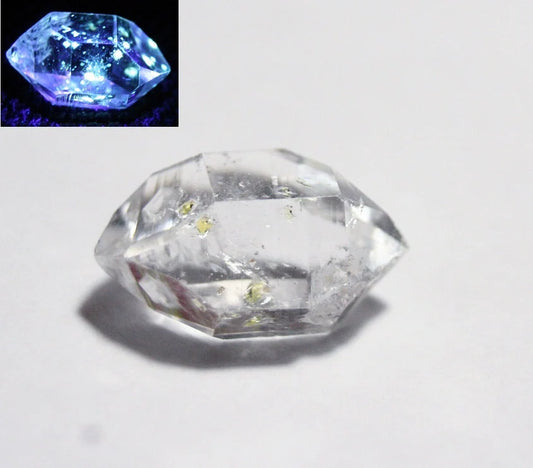 Fluorescent Petroleum Enhydro Oil Diamond Quartz 5.1ct Crystal AAA 14x8mm