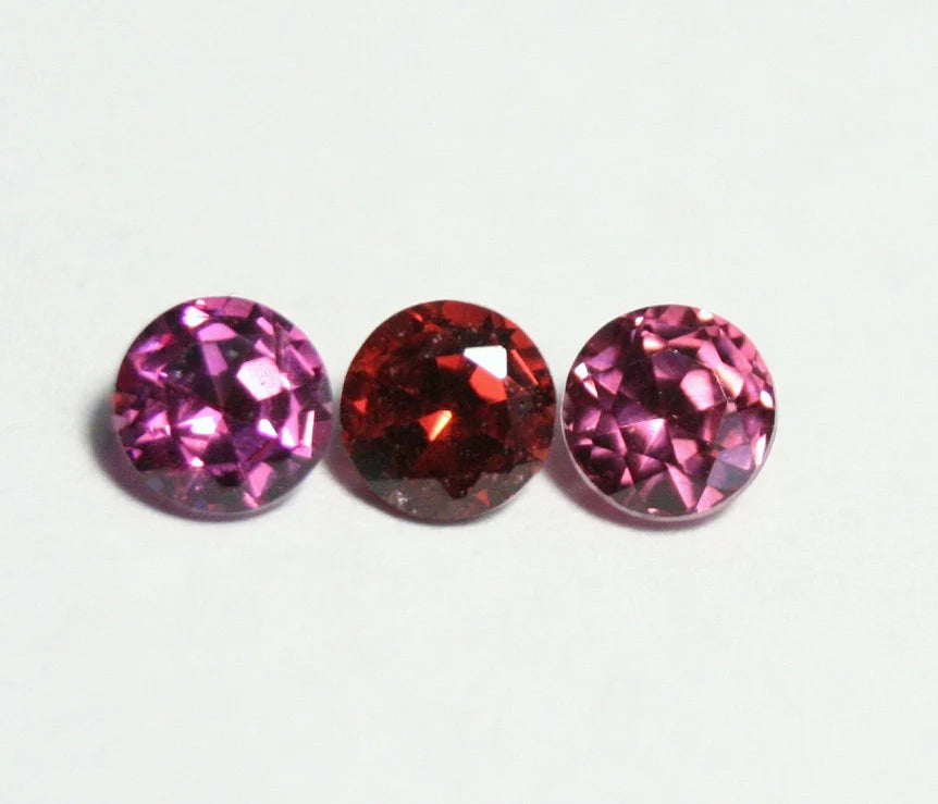 Malaya Garnet 1.1ct Scintillating Natural Malaya Garnet 3pc Assorted Colour Lot 4x4mm