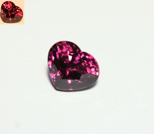 Purple Malaya Garnet 3.5ct Scintillating Colour Shift Garnet Madagascar 9x8mm