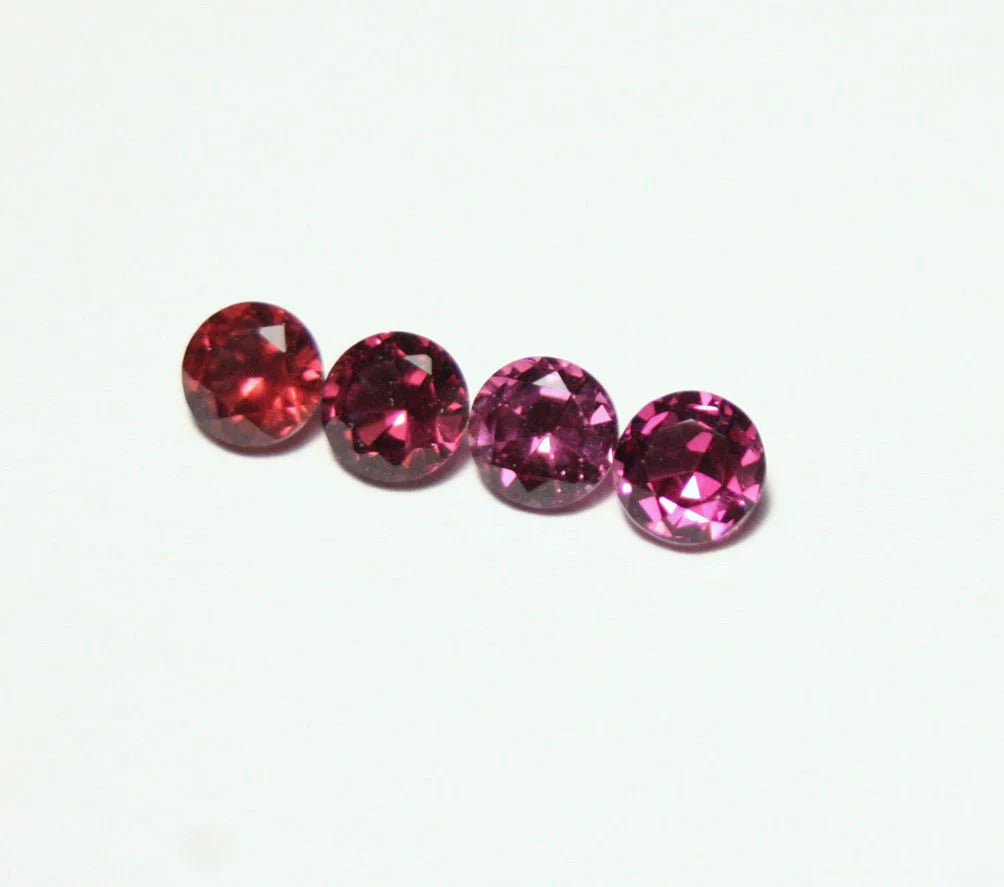 Purple to Orange Malaya Colour Change Garnet 1.7ct 4mm Scintillating Round 4pc Lot Madagascar