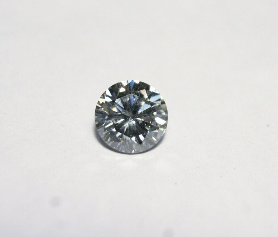 Grey White Moissanite Round 1.14ct - Beautiful Precision Cut Gem 7x7mm