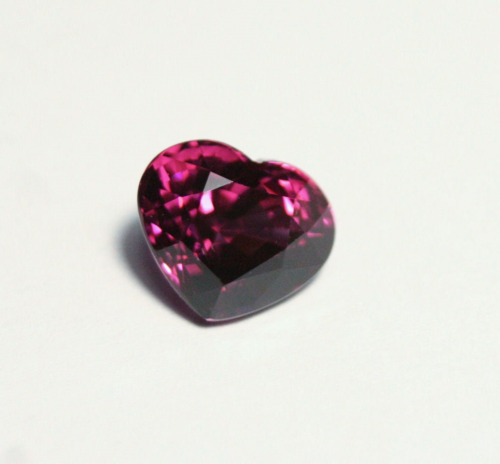 Purple Malaya Garnet 3.5ct Scintillating Colour Shift Garnet Madagascar 9x8mm