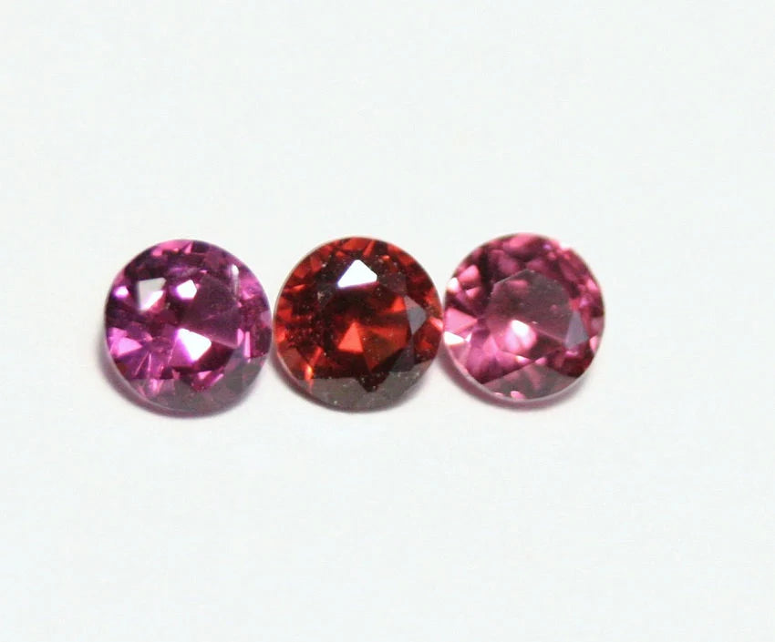 Malaya Garnet 1.1ct Scintillating Natural Malaya Garnet 3pc Assorted Colour Lot 4x4mm