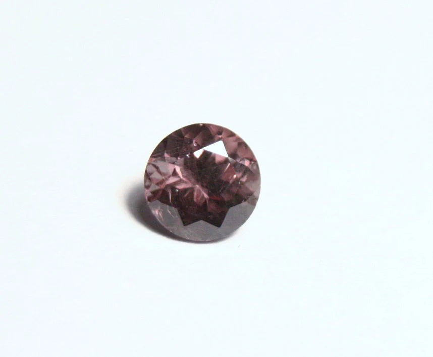 Colour Change Garnet 0.8ct Round Cut Fine Gem Rare Superb Colour Change 5x5mm