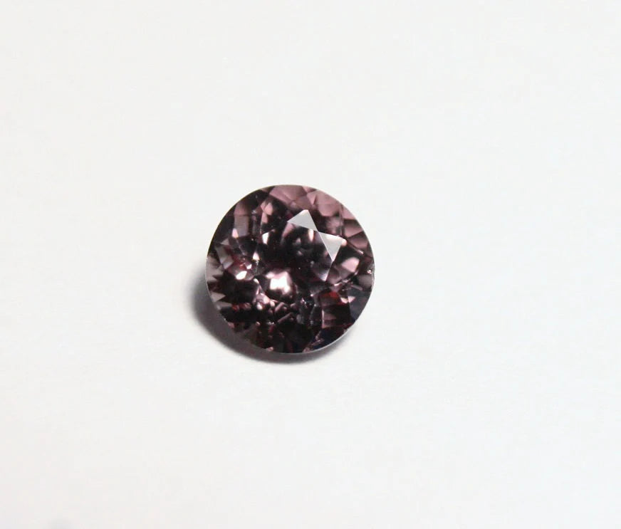 Colour Change Garnet 0.81ct Round Cut Fine Gem Rare Superb Colour Change 5x5mm