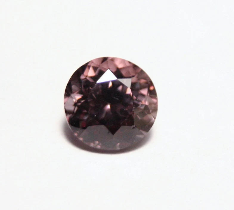 Colour Change Garnet 0.94ct Round Cut Gem Rare Superb Colour Change 5x5mm