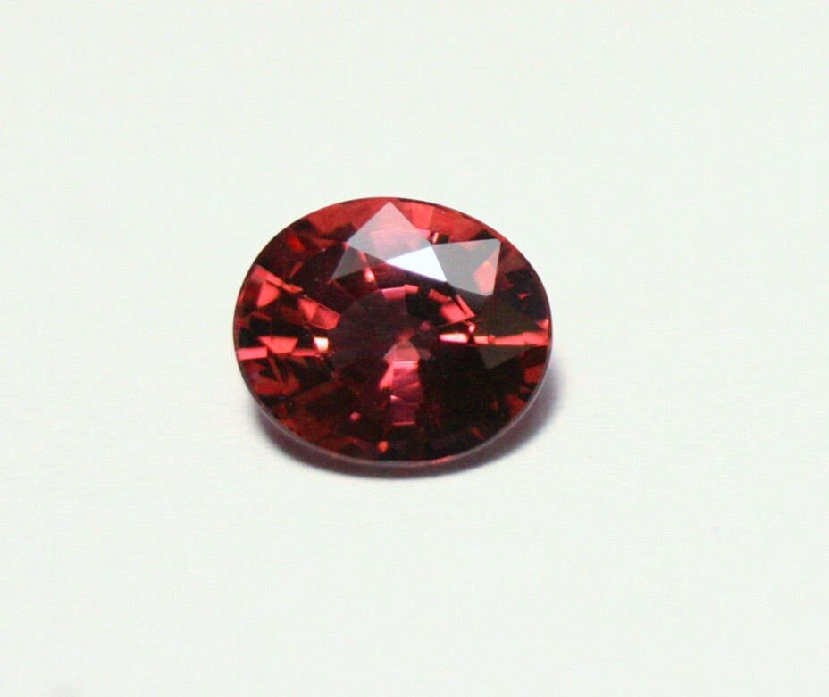 Rare Purplish Orange Malaya Colour Change Garnet 1.32ct Scintillating Oval Cut Madagascar