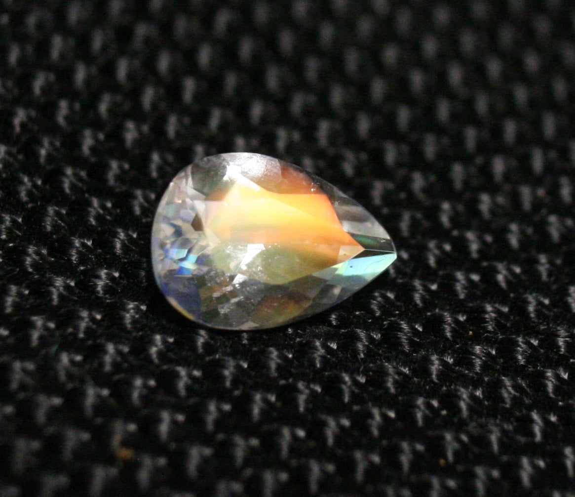 Faceted Moonstone 0.88ct Madagascar AAA Rainbow Moonstone 8x6mm Oval