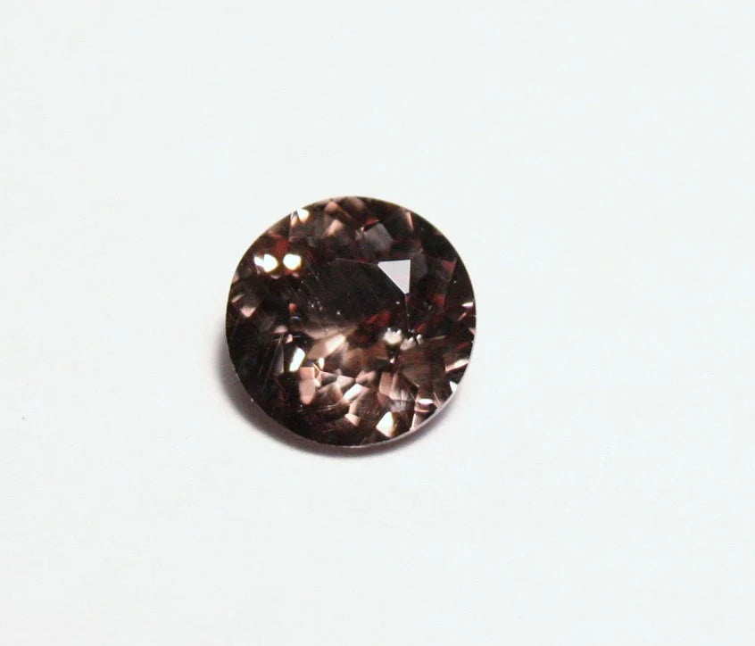 Colour Change Garnet 0.7ct Rare Scintillating Gem Tanzania 5x5mm Round Cut