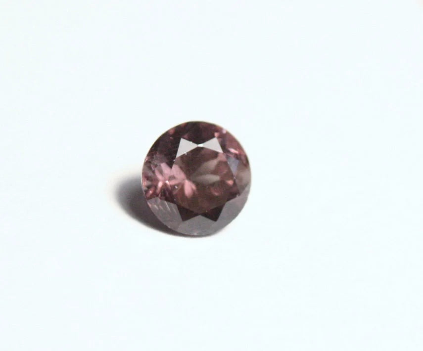 Colour Change Garnet 0.8ct Round Cut Fine Gem Rare Superb Colour Change 5x5mm