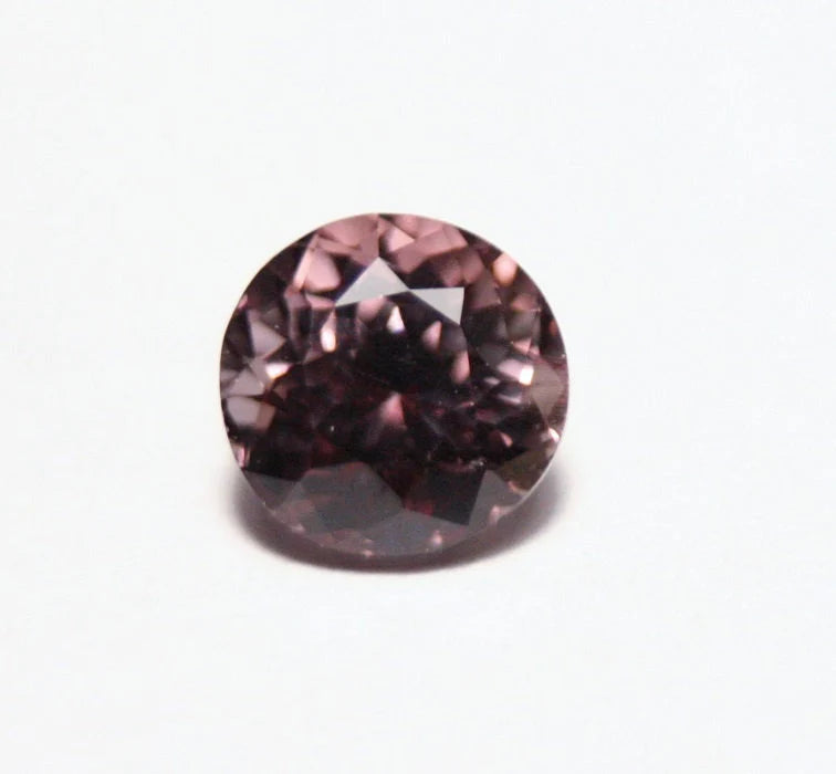 Colour Change Garnet 0.94ct Round Cut Gem Rare Superb Colour Change 5x5mm