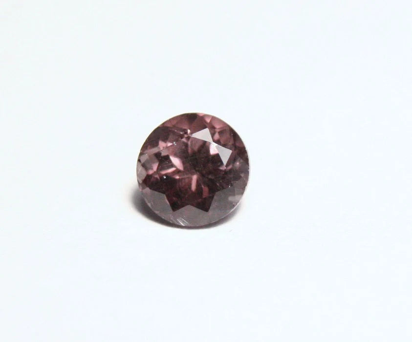 Colour Change Garnet 0.8ct Round Cut Fine Gem Rare Superb Colour Change 5x5mm