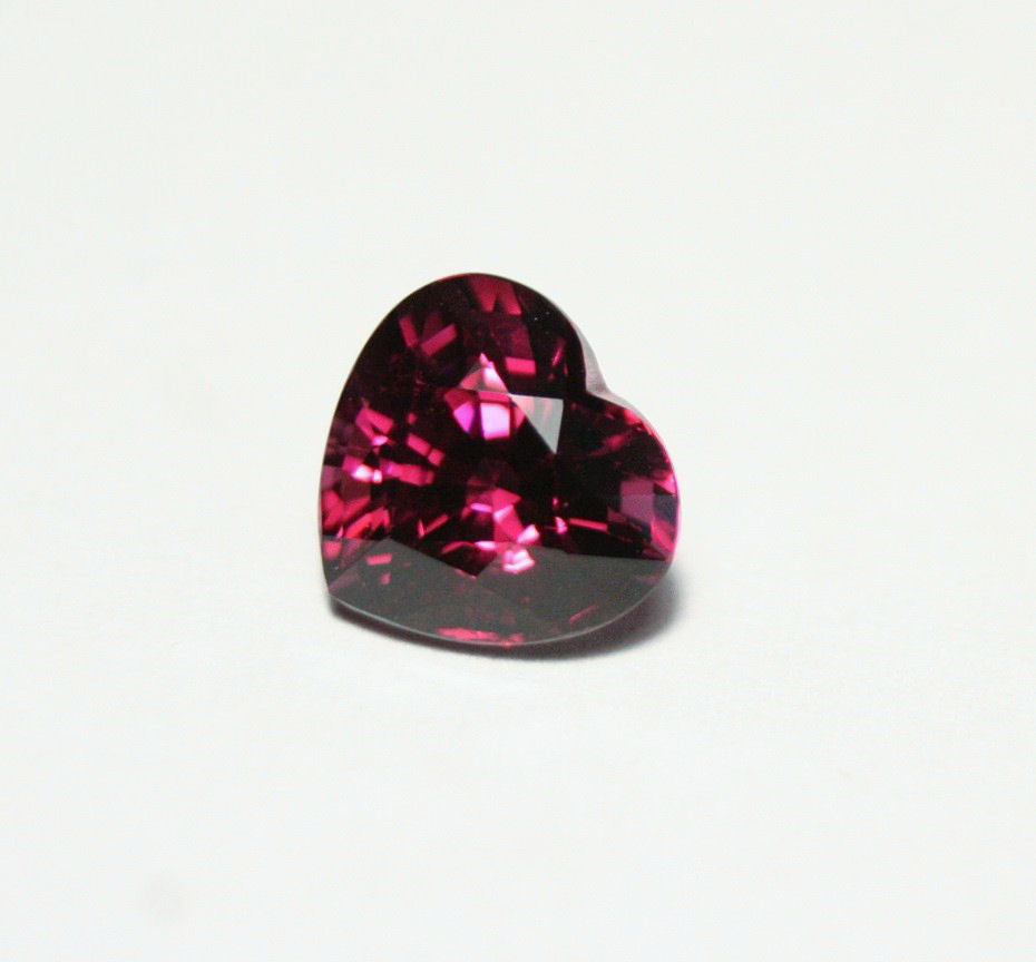 Purple Malaya Garnet 3.52ct Scintillating Colour Shift Garnet Madagascar 9x8mm