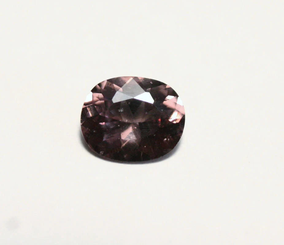 Colour Change Garnet 1.24ct Oval Cut Gem Rare Superb Colour Change 7x6mm Tanzania