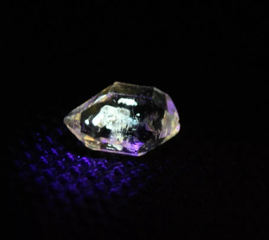 Rare Fluorescent Petroleum Enhydro Oil Diamond Quartz Crystal 1.7ct 11x7x4mm