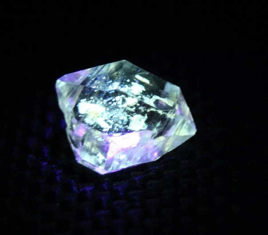 Rare Fluorescent Petroleum Enhydro Oil Diamond Quartz Crystal 2.8ct 11x8mm