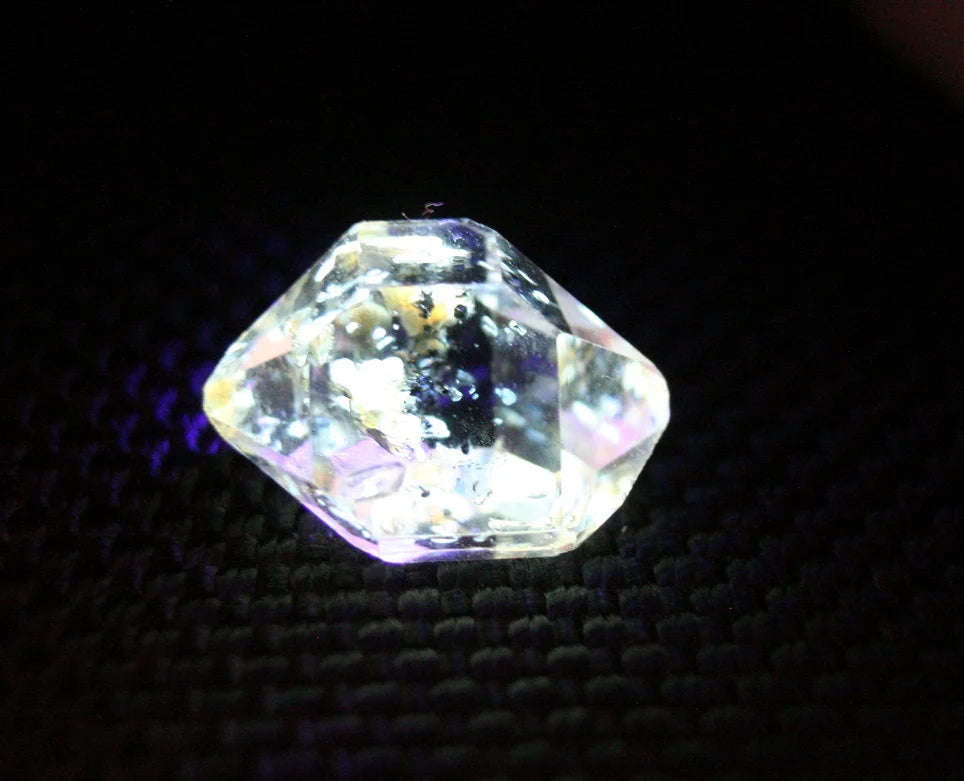 Fluorescent Petroleum Enhydro Oil Diamond Quartz Crystal 4ct AAA 12x9mm