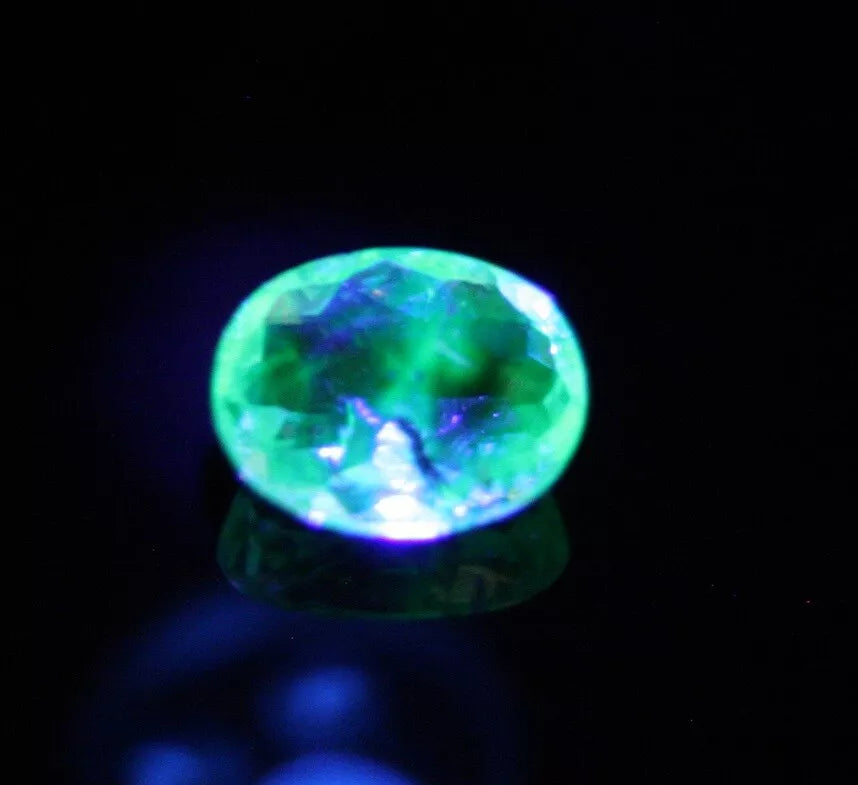 Faceted Hyalite Opal 0.8ct - Fluorescent Rare Mexican Hyalite Opal 7x6mm