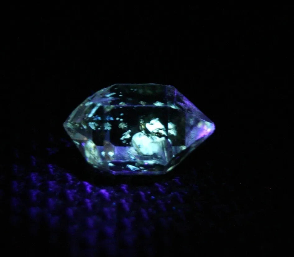 Rare Fluorescent Petroleum Enhydro Oil Diamond Quartz Crystal 2ct 10x6mm