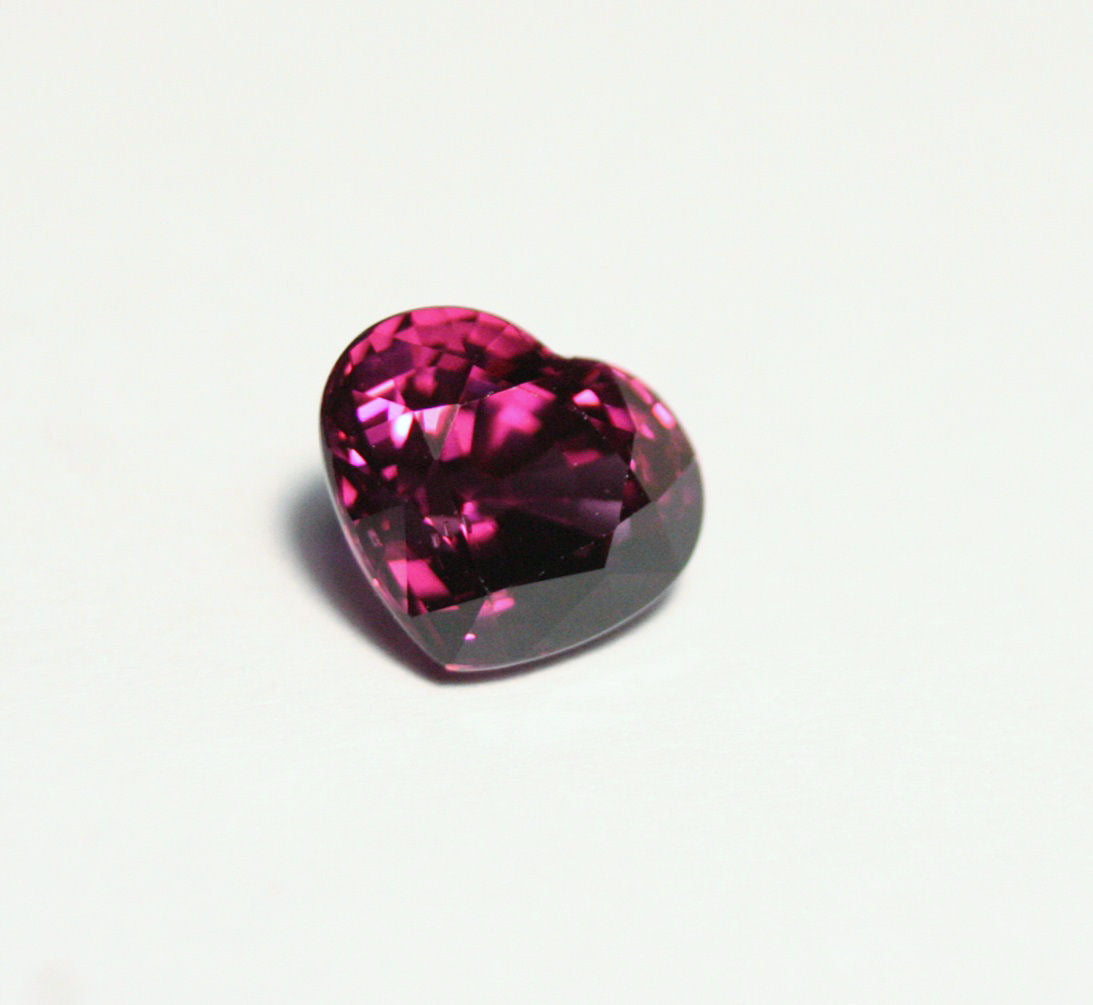 Purple Malaya Garnet 3.5ct Scintillating Colour Shift Garnet Madagascar 9x8mm