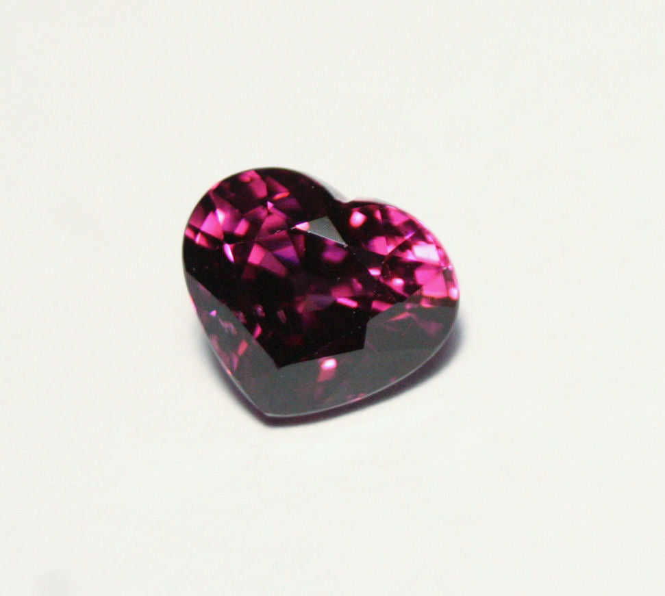 Purple Malaya Garnet 3.5ct Scintillating Colour Shift Garnet Madagascar 9x8mm