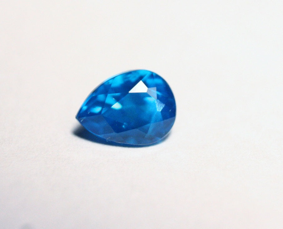 1.06ct Neon Blue Apatite Vibrant Pear Cut Lagoon Blue Gemstone Tanzania 7x6mm