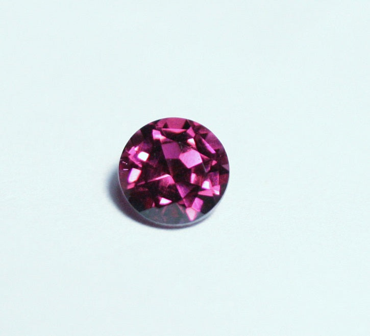 Purple Malaya Garnet 0.44ct Scintillating Round Natural Malaya Garnet Madagascar 4x4mm