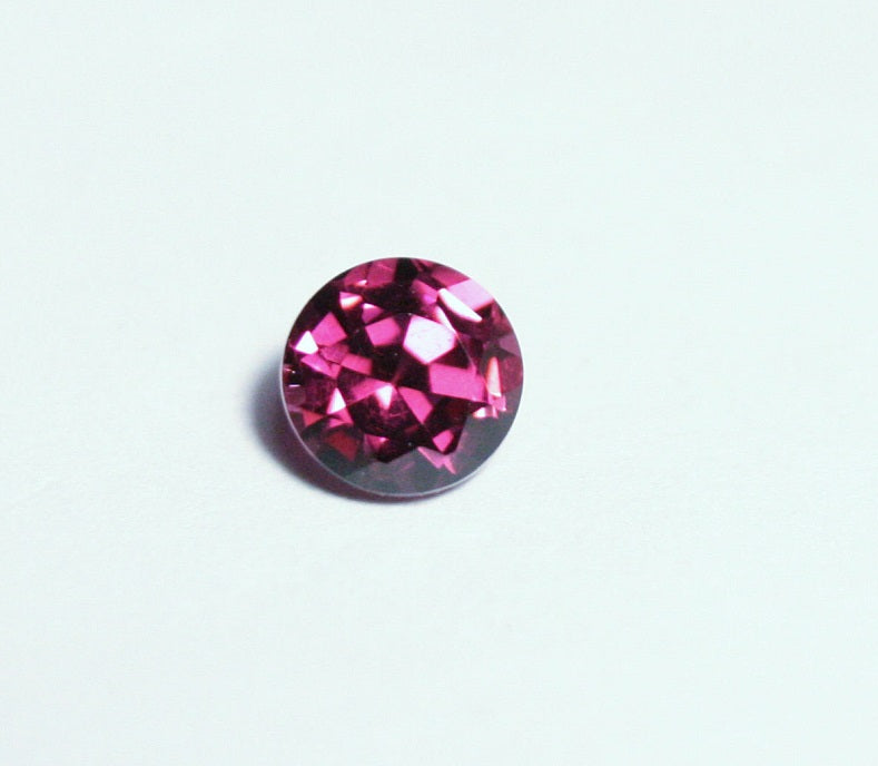 Purple Malaya Garnet 0.44ct Scintillating Round Natural Malaya Garnet Madagascar 4x4mm