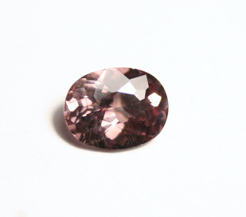 Colour Change Garnet 1.07ct Rare Scintillating Oval Cut Fine Gem Tanzania 7x5mm