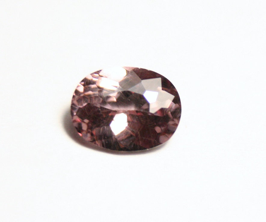 Colour Change Garnet 1.07ct Rare Scintillating Oval Cut Fine Gem Tanzania 7x5mm