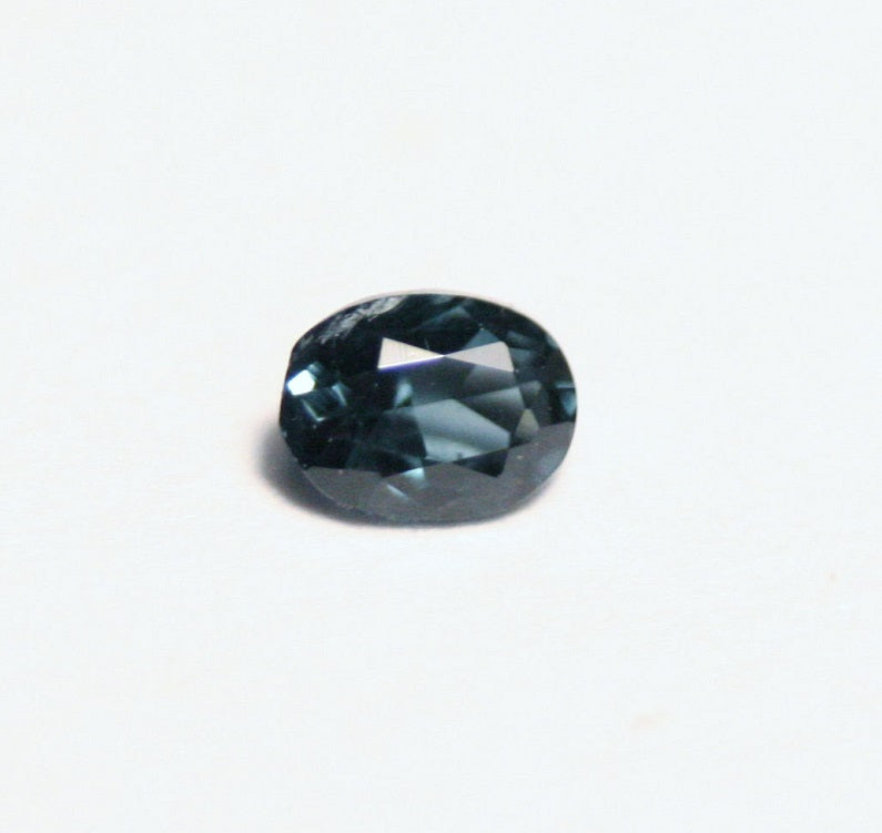 0.12ct Bekily Colour Change Garnet, Madagascar Worlds Rarest Garnet 3x2mm