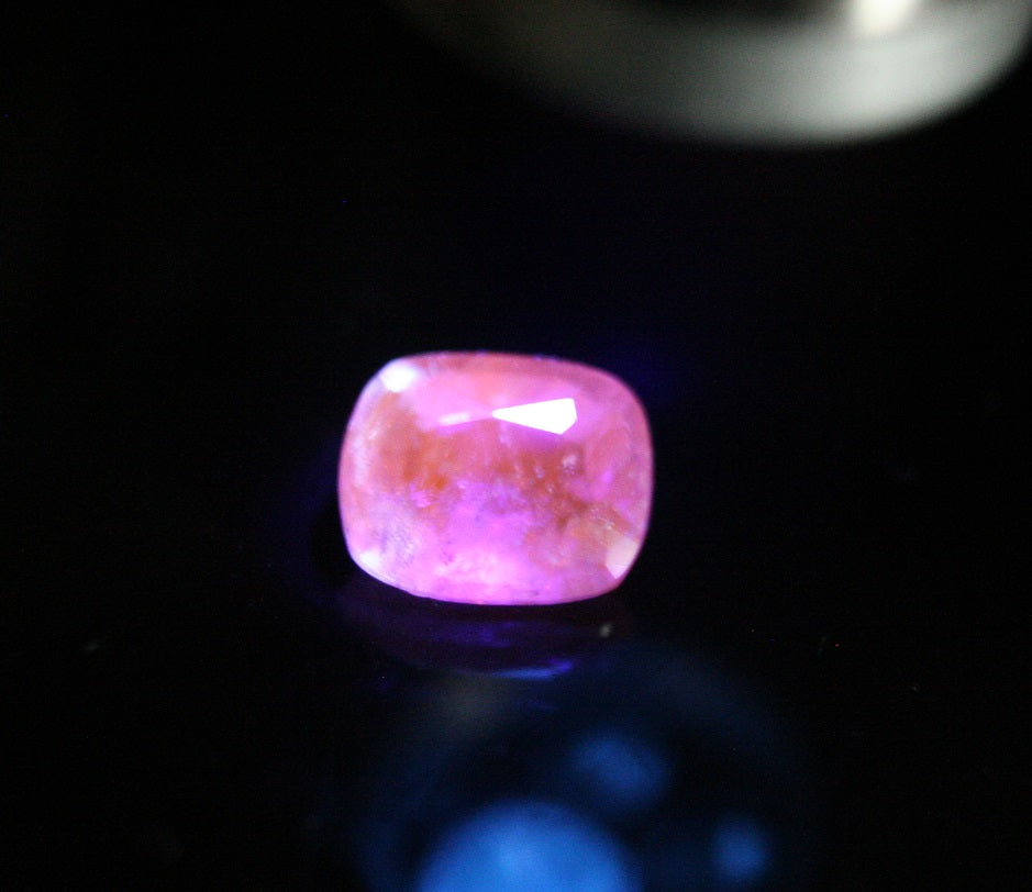 0.58ct Faceted Hackmanite Rare Fluorescent & Phosphorescent Gem Grade Sodalite Myanmar - Glow in the Dark