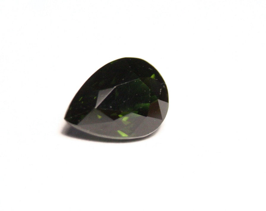 Rare Usambara Effect Faceted Chrome Tourmaline 1.5ct - Colour Change Tourmaline