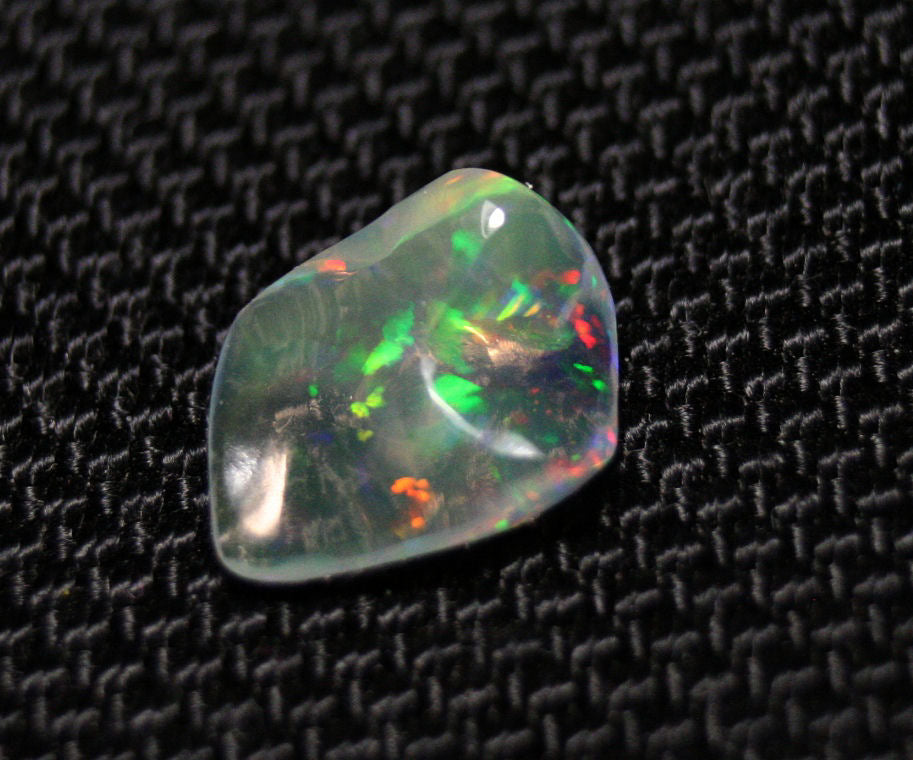 1.9ct Rare Mexican Contraluz Precious Opal - Stunning Rutile Water Opal See Video