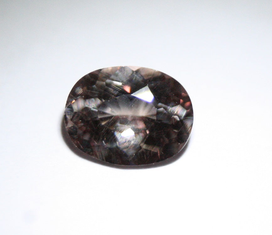 Colour Change Garnet 1.07ct Rare Scintillating Oval Cut Fine Gem Tanzania 7x5mm